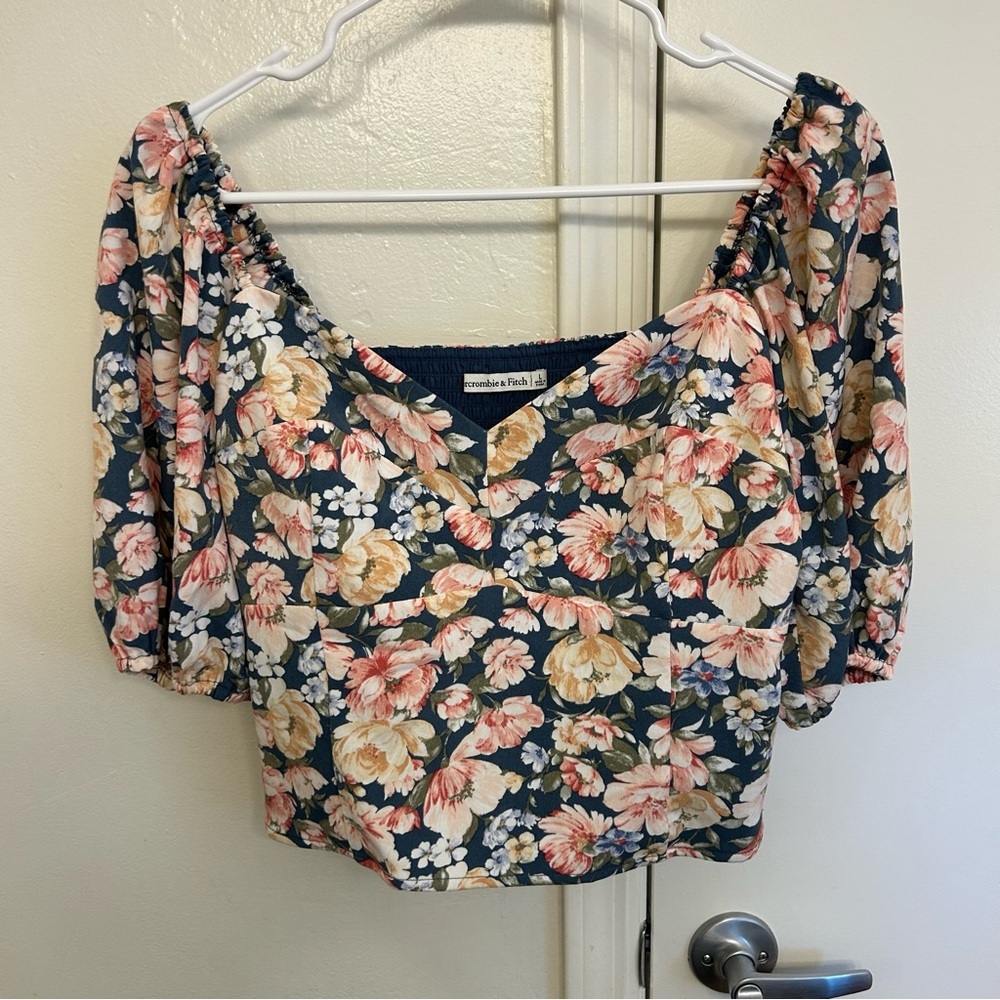 Abercrombie & Fitch Floral Crop Puff Sleeve Blouse - Blue and Pink Size Large - Picture 2 of 6
